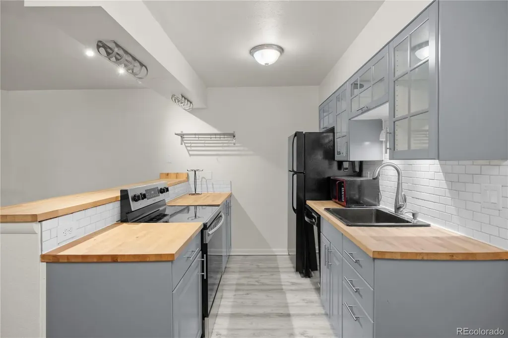 695 Manhattan Drive Boulder CO 80303