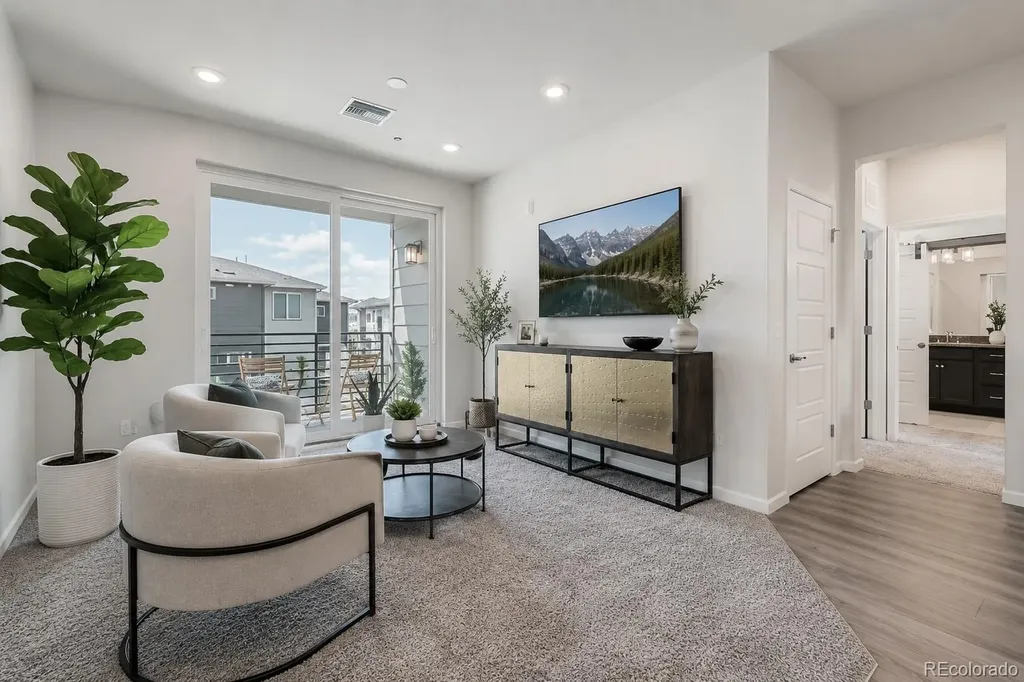 6153 N Ceylon Street Denver CO 80249