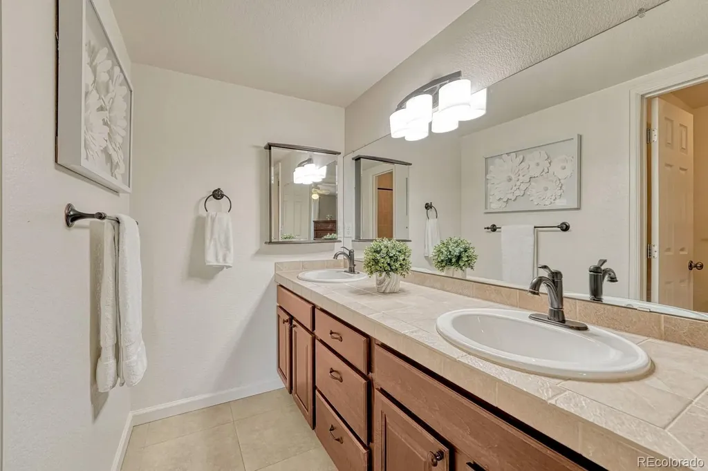 5316 S Oak Way Littleton CO 80127