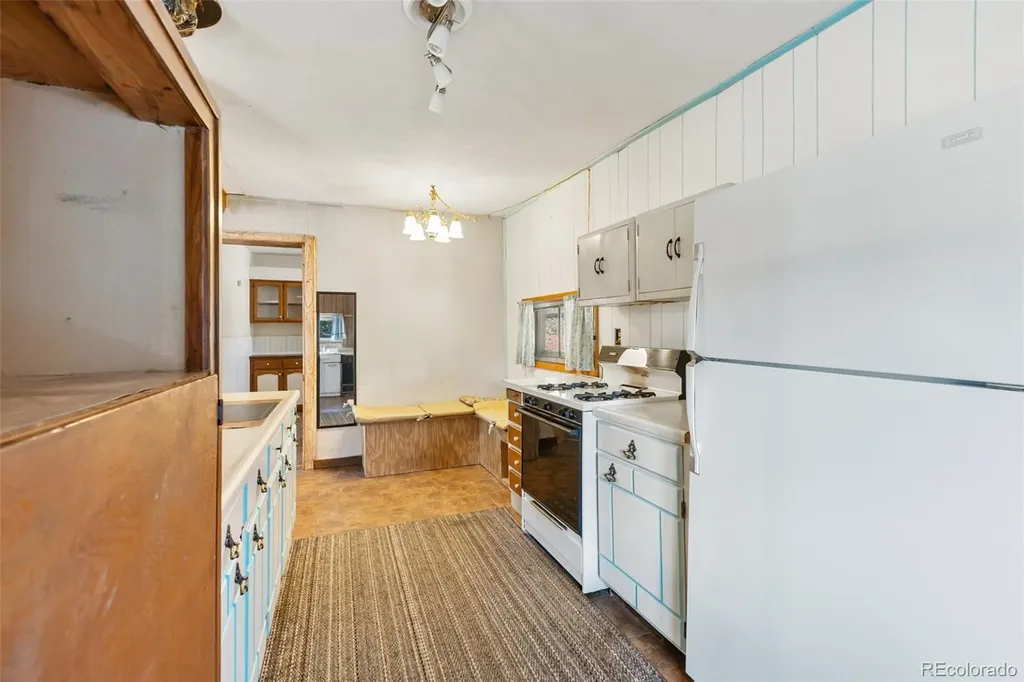 272 Spring Valley Trail Florissant CO 80816