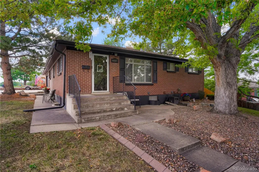 6607 Eaton Street Arvada CO 80003