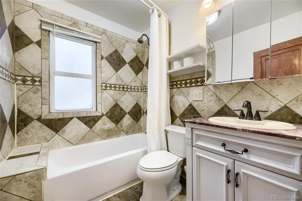 7050 W 5th Avenue Lakewood CO 80226