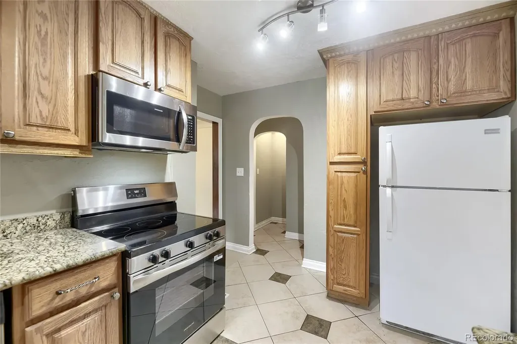 7050 W 5th Avenue Lakewood CO 80226