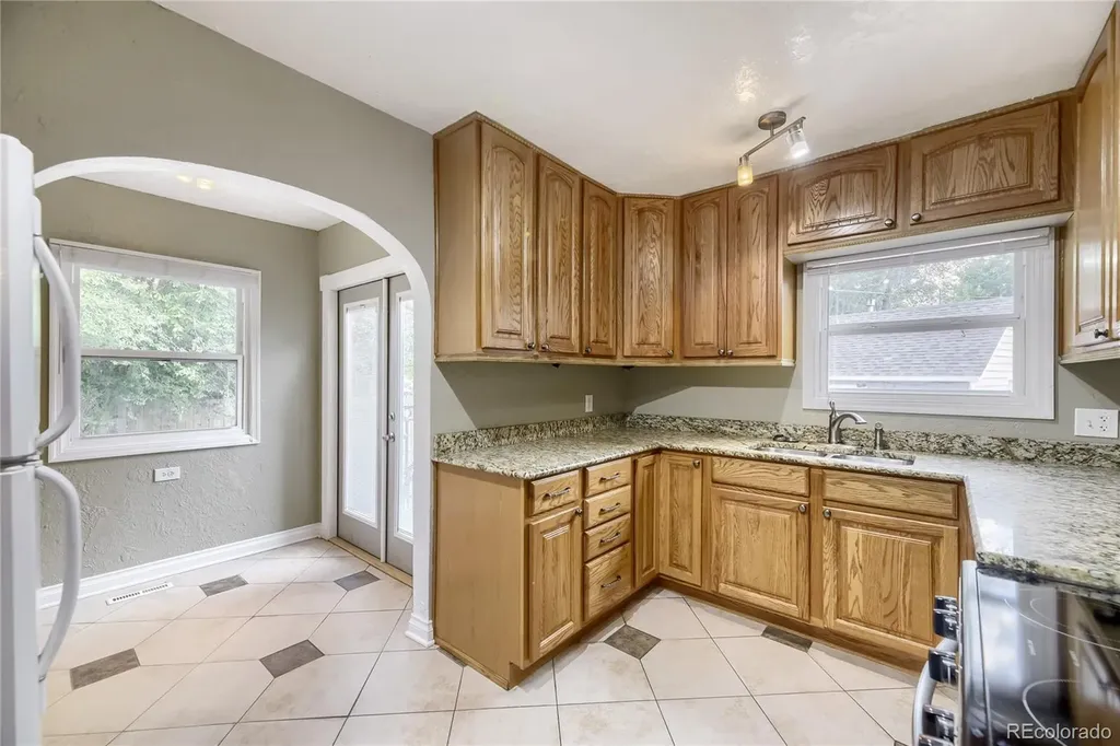 7050 W 5th Avenue Lakewood CO 80226