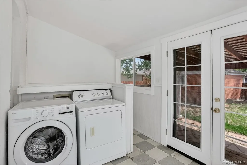 4250 Hooker Street Denver CO 80211