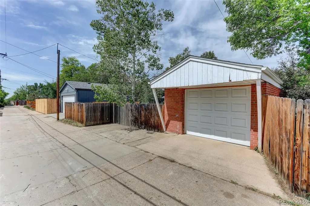 4250 Hooker Street Denver CO 80211