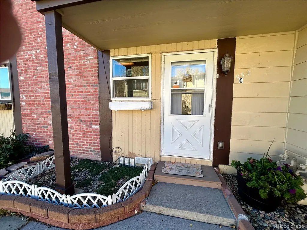952 Coronado Parkway S Denver CO 80229