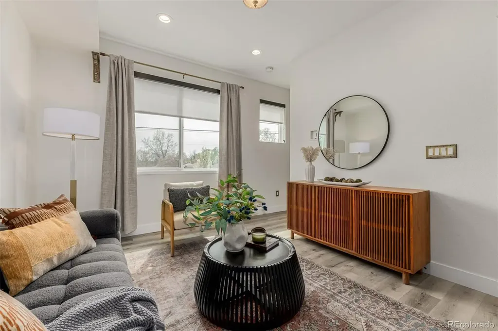4925 W 10th Avenue Denver CO 80204