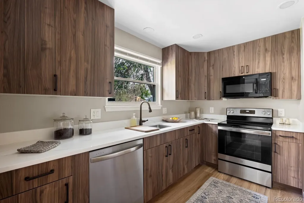 4382 S Ceylon Way Aurora CO 80015