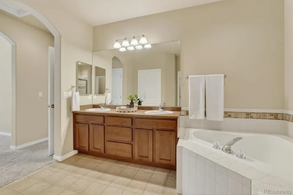 19355 E Stanford Avenue Aurora CO 80015