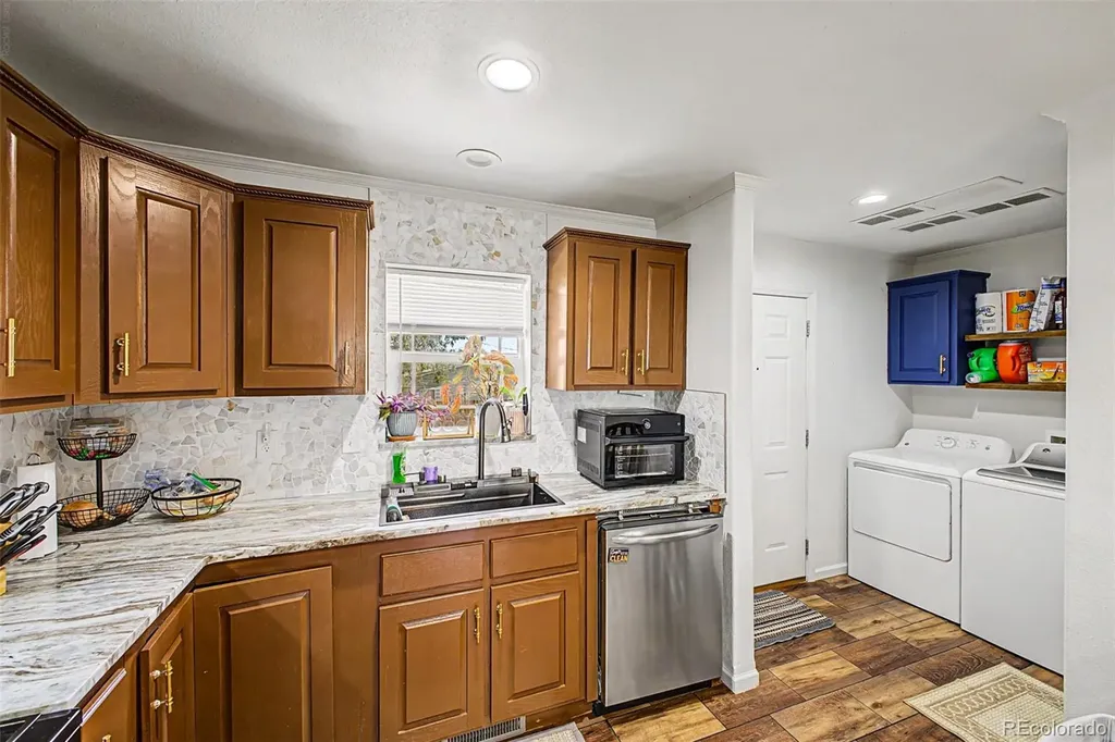 574 4th Street Bennett CO 80102
