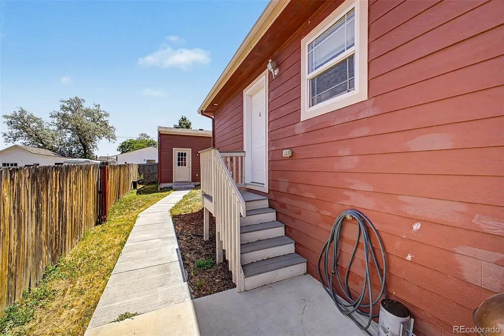 574 4th Street Bennett CO 80102