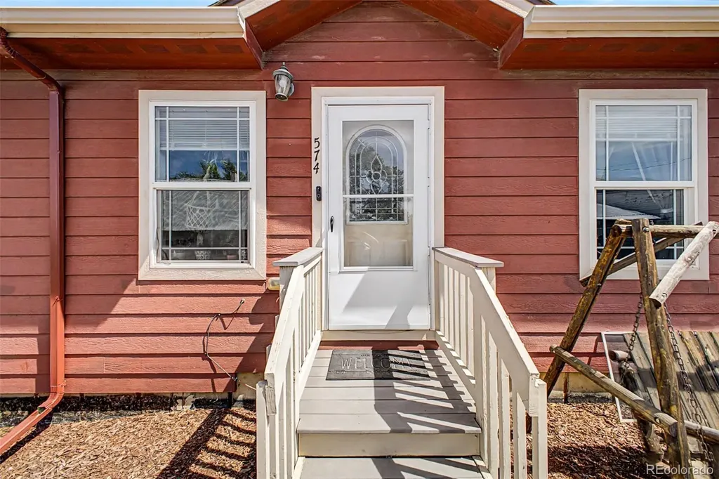 574 4th Street Bennett CO 80102