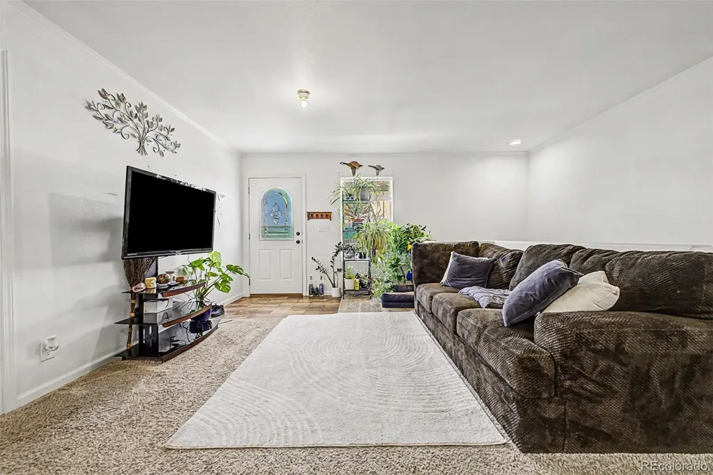574 4th Street Bennett CO 80102
