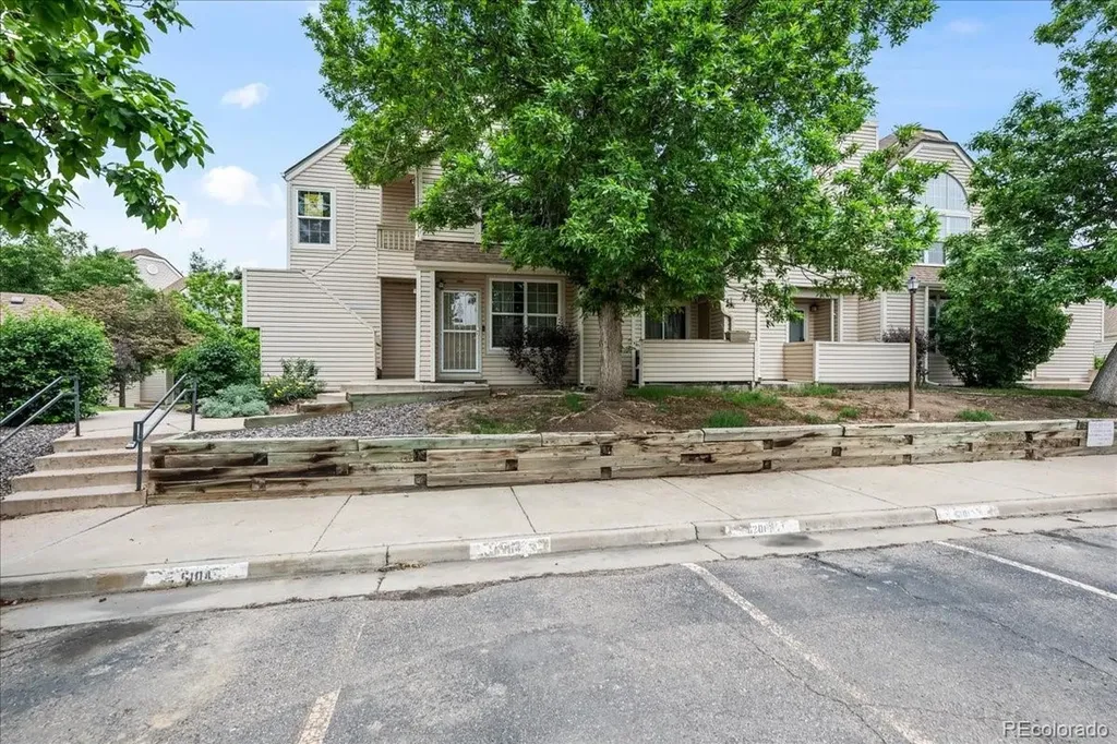 989 S Miller Street Lakewood CO 80226