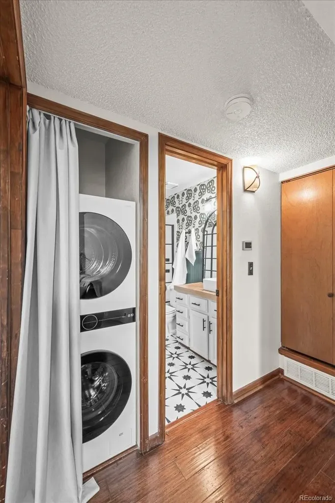 989 S Miller Street Lakewood CO 80226