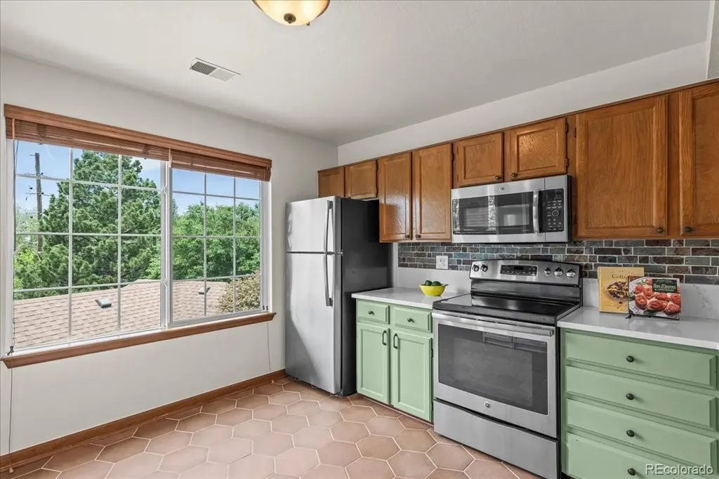 989 S Miller Street Lakewood CO 80226