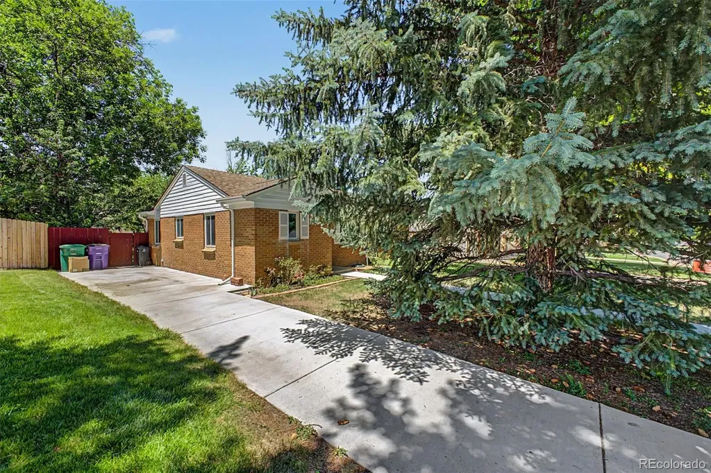 3429 S Fairfax Street Denver CO 80222