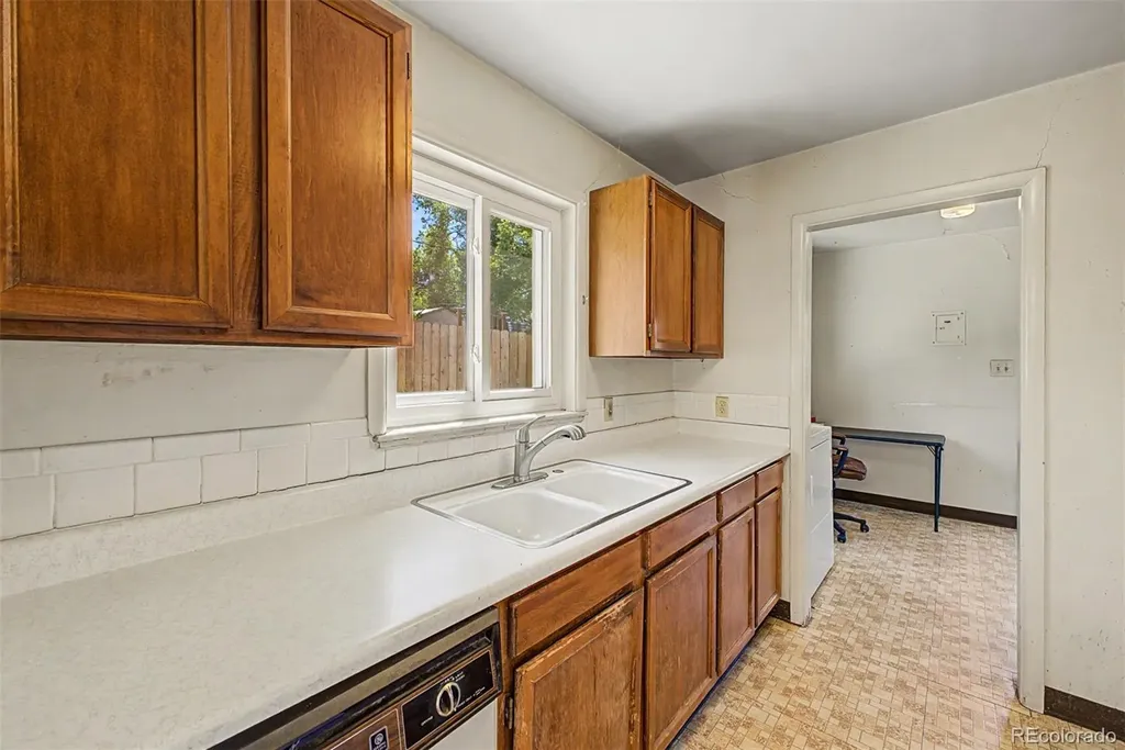 3429 S Fairfax Street Denver CO 80222