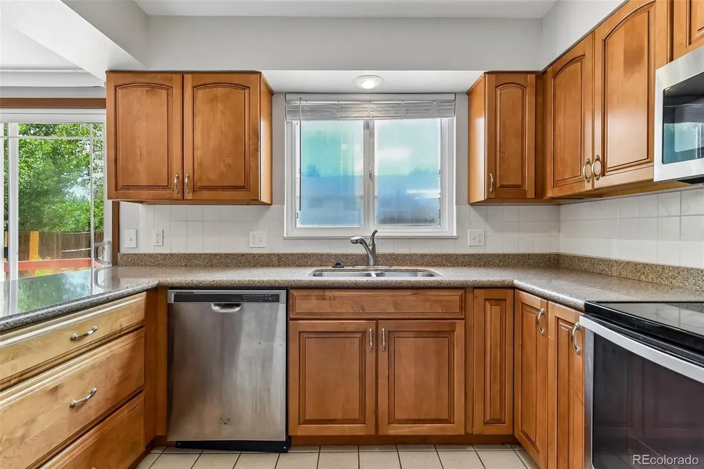 4310 S Dillon Street Aurora CO 80015