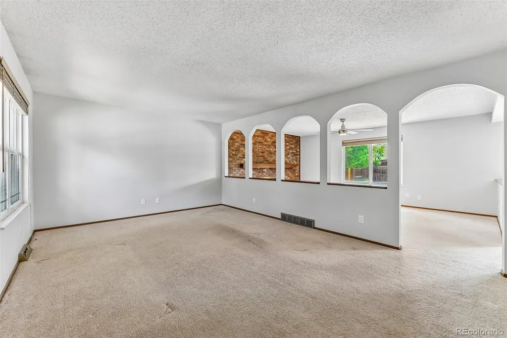 4310 S Dillon Street Aurora CO 80015