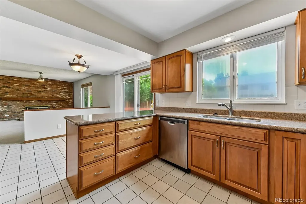 4310 S Dillon Street Aurora CO 80015