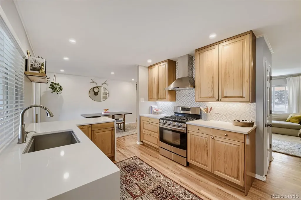 1426 S Van Dyke Way Denver CO 80228