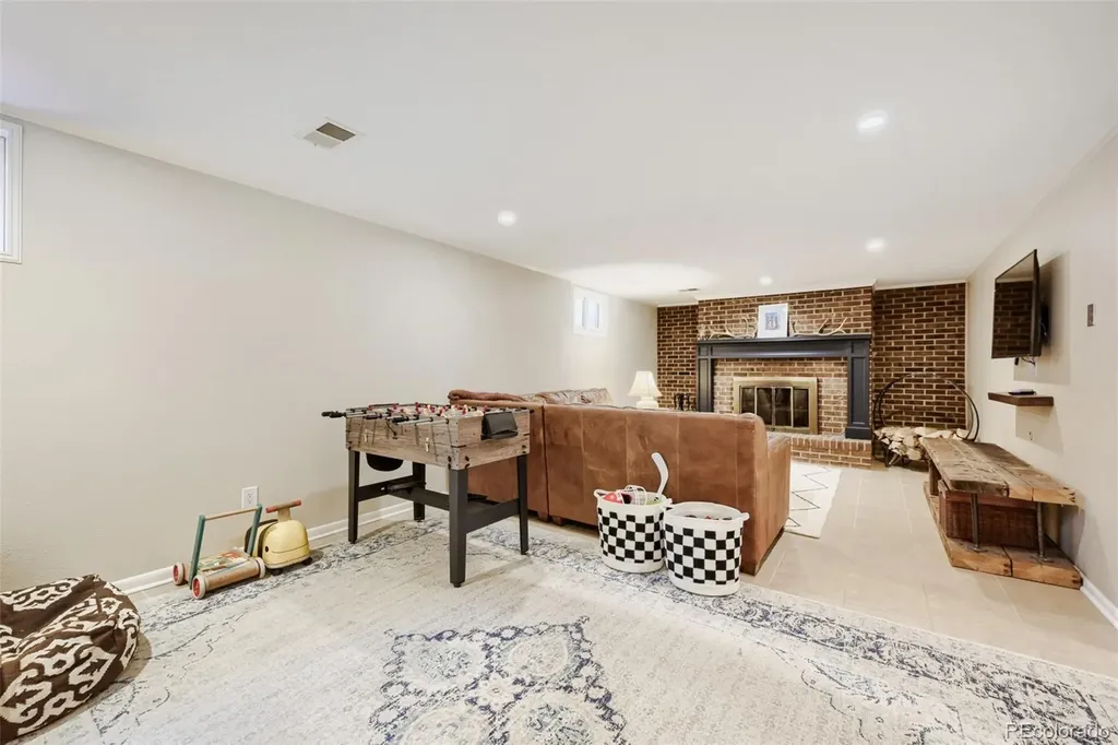 1426 S Van Dyke Way Denver CO 80228