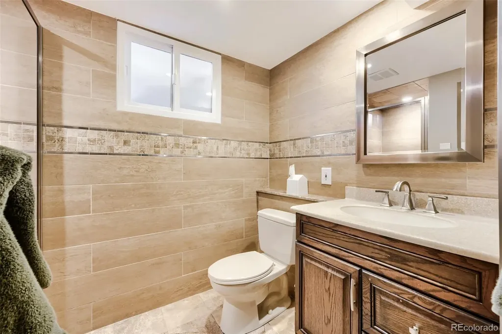 1426 S Van Dyke Way Denver CO 80228
