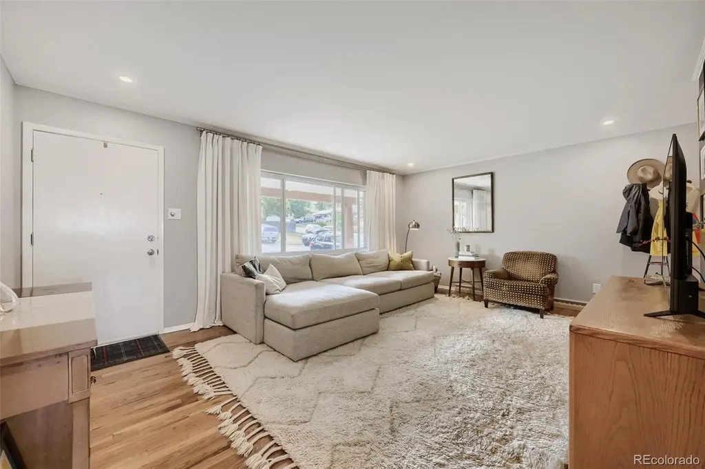 1426 S Van Dyke Way Denver CO 80228
