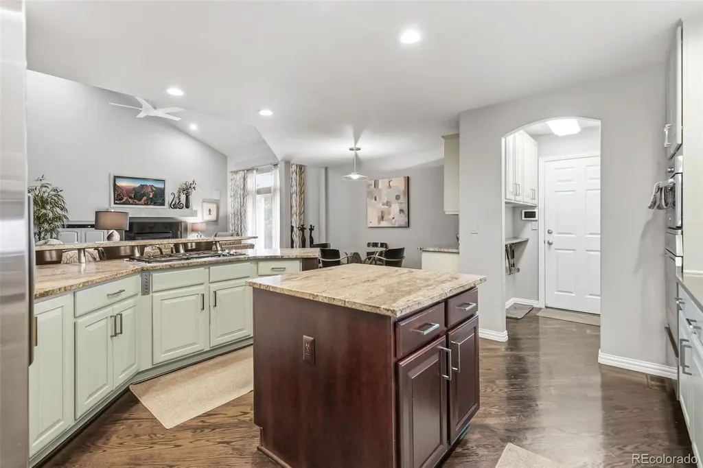 1011 S Valentia Street Denver CO 80247