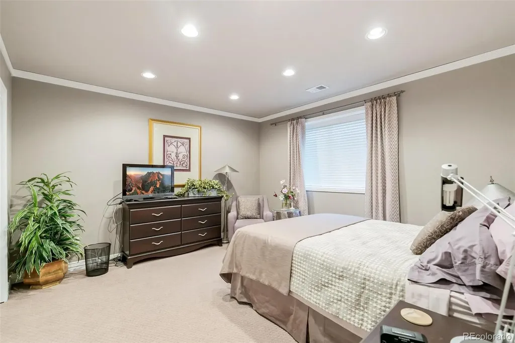 1011 S Valentia Street Denver CO 80247