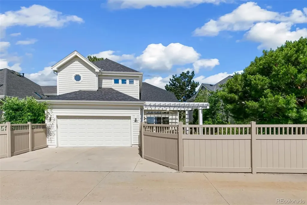 1011 S Valentia Street Denver CO 80247