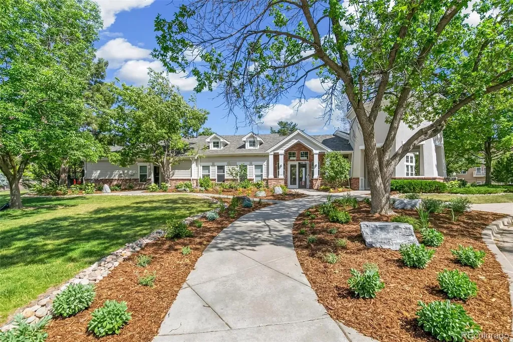 1011 S Valentia Street Denver CO 80247