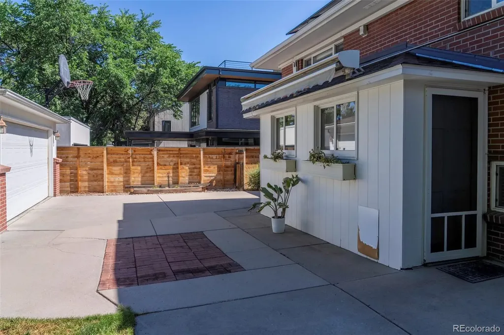231 Hudson Street Denver CO 80220