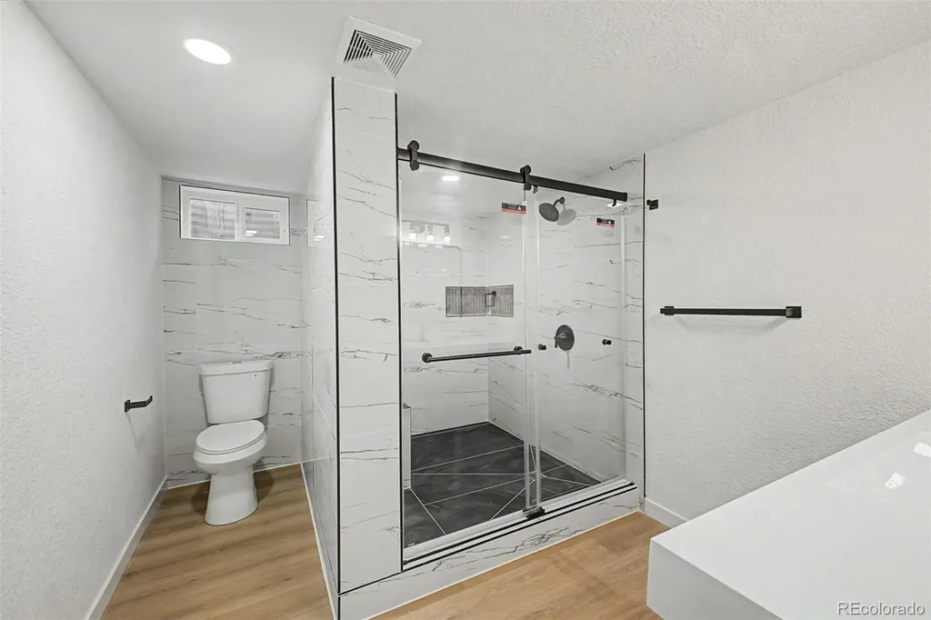 6019 S Broadway Littleton CO 80121