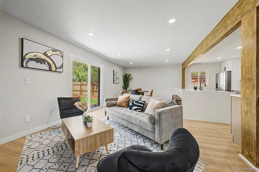 6019 S Broadway Littleton CO 80121