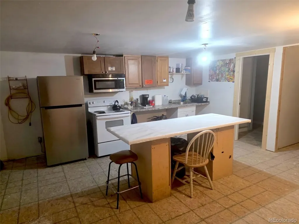 827 S Regiel Boulevard Moffat CO 81143
