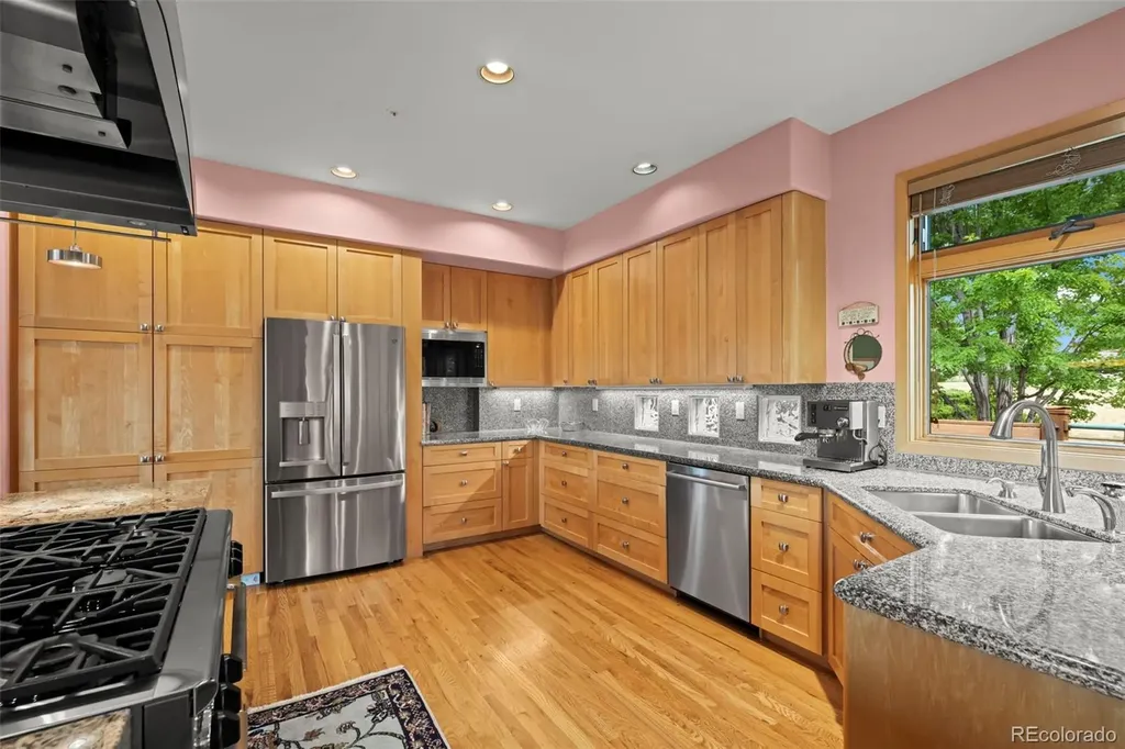 7542 Crestview Drive Niwot CO 80504