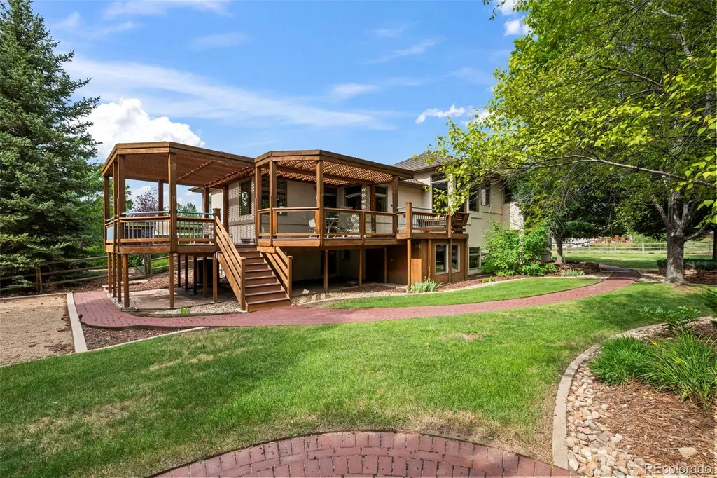 7542 Crestview Drive Niwot CO 80504