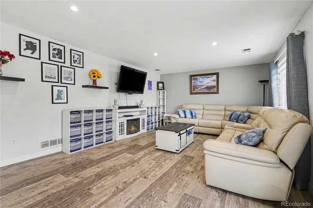 5580 W 74th Avenue Arvada CO 80003