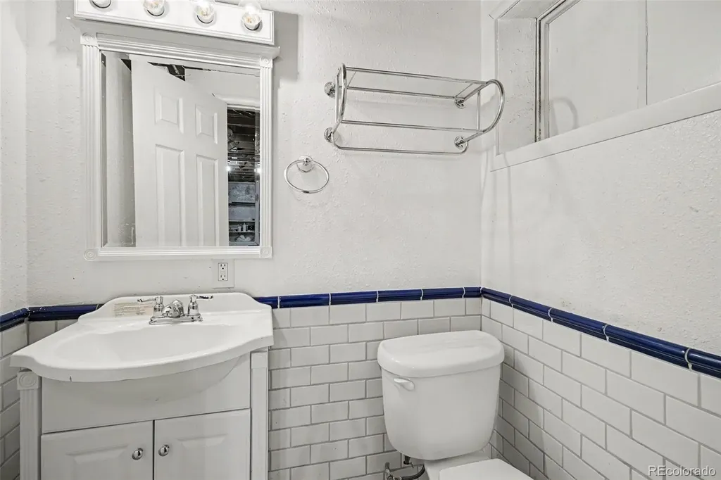 3217 S Stuart Street Denver CO 80236