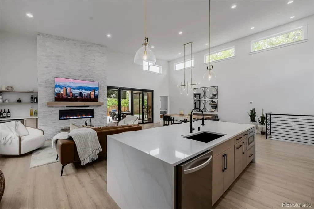 2901 S Bellaire Street Denver CO 80222