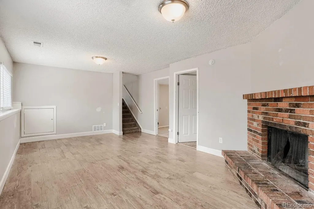 2061 S Richfield Street Aurora CO 80013
