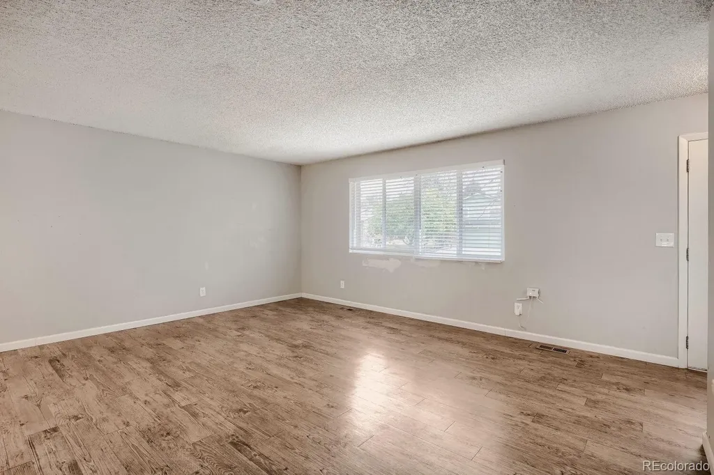 2061 S Richfield Street Aurora CO 80013