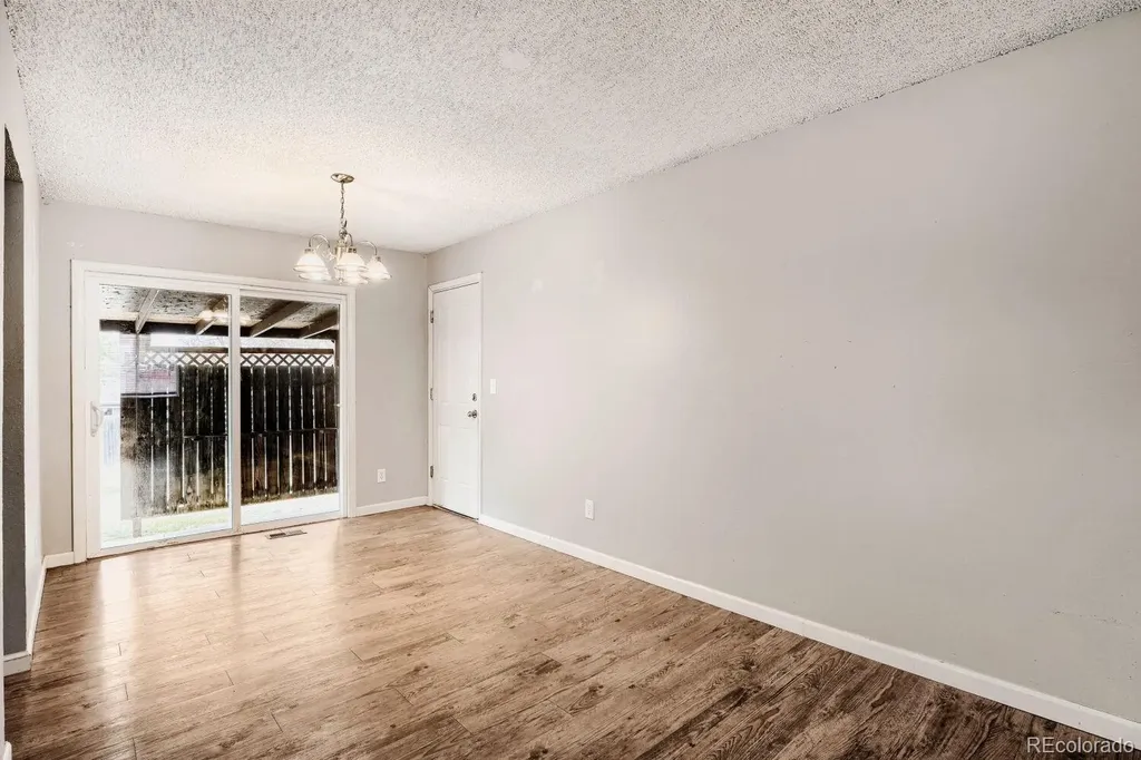 2061 S Richfield Street Aurora CO 80013