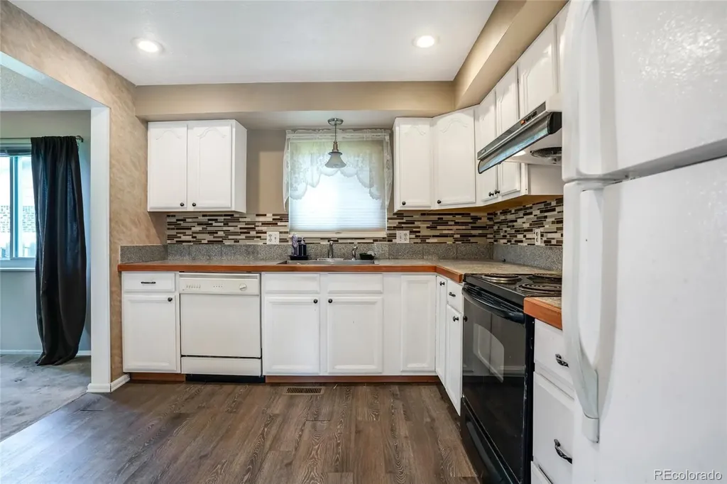 6180 S Garland Street Littleton CO 80123