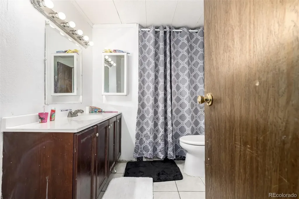1809 Crystal Street Aurora CO 80011