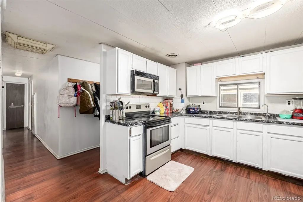 1809 Crystal Street Aurora CO 80011