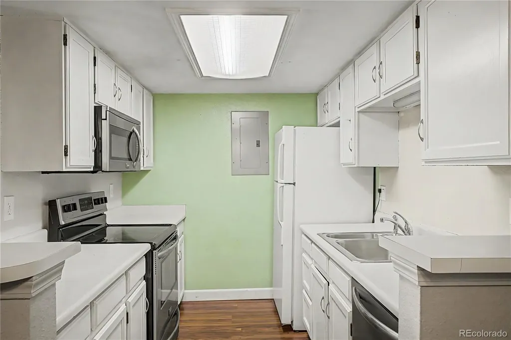 942 S Walden Street Aurora CO 80017